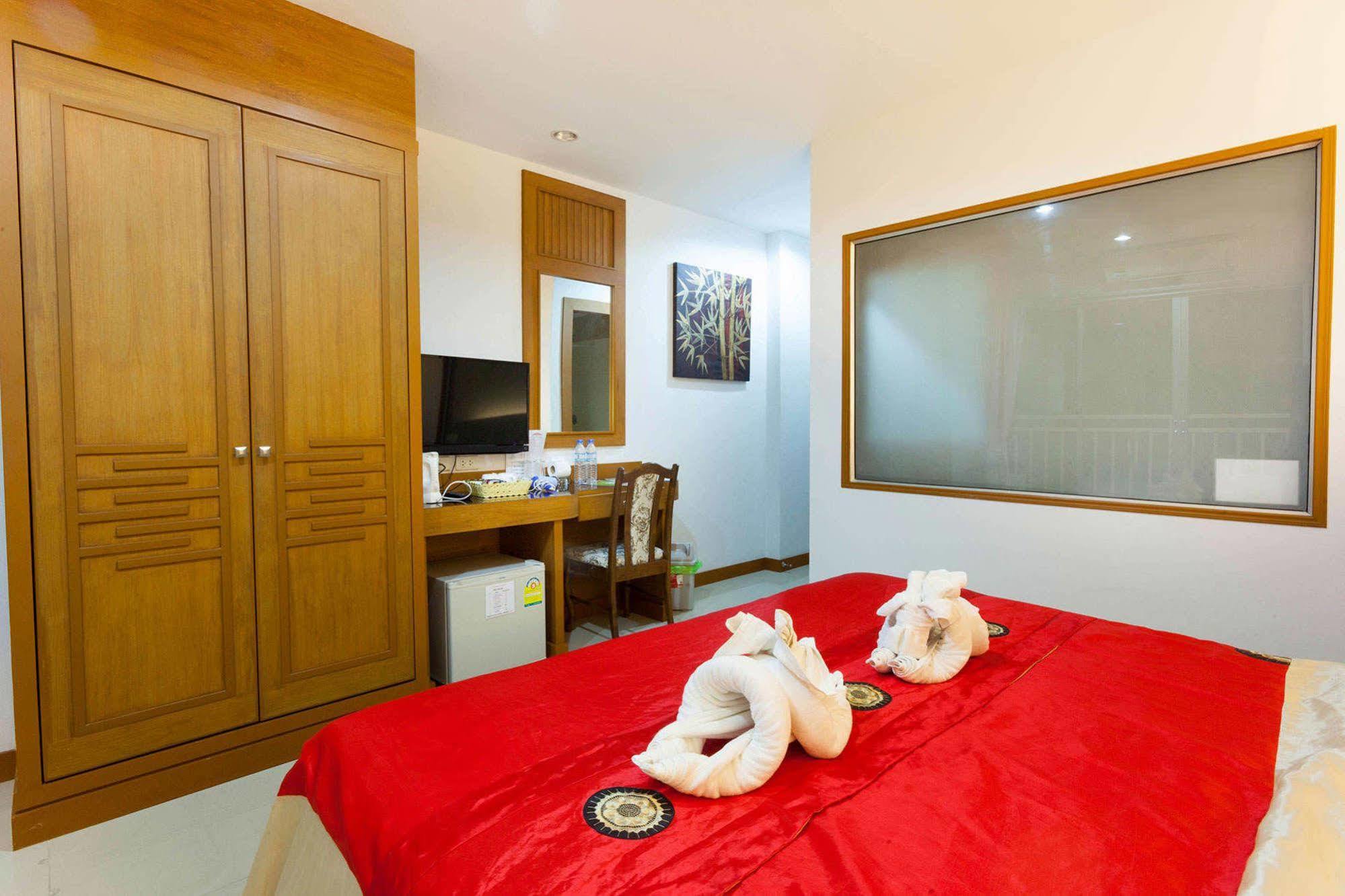 Larn Park Resortel Patong Luaran gambar
