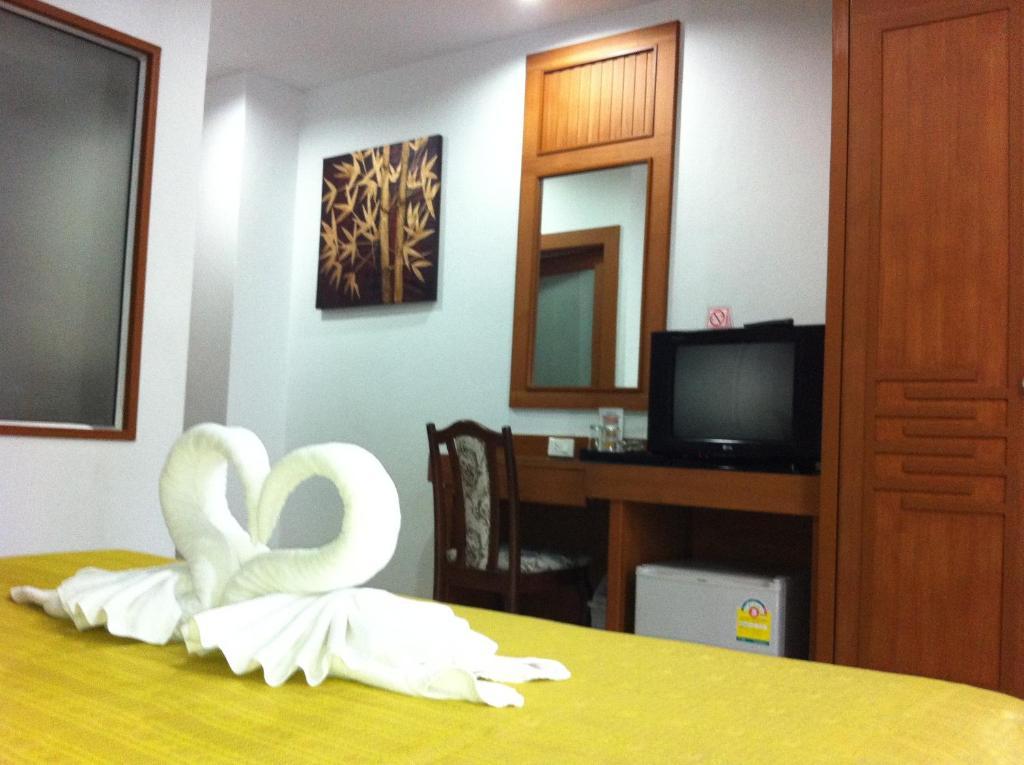 Larn Park Resortel Patong Luaran gambar